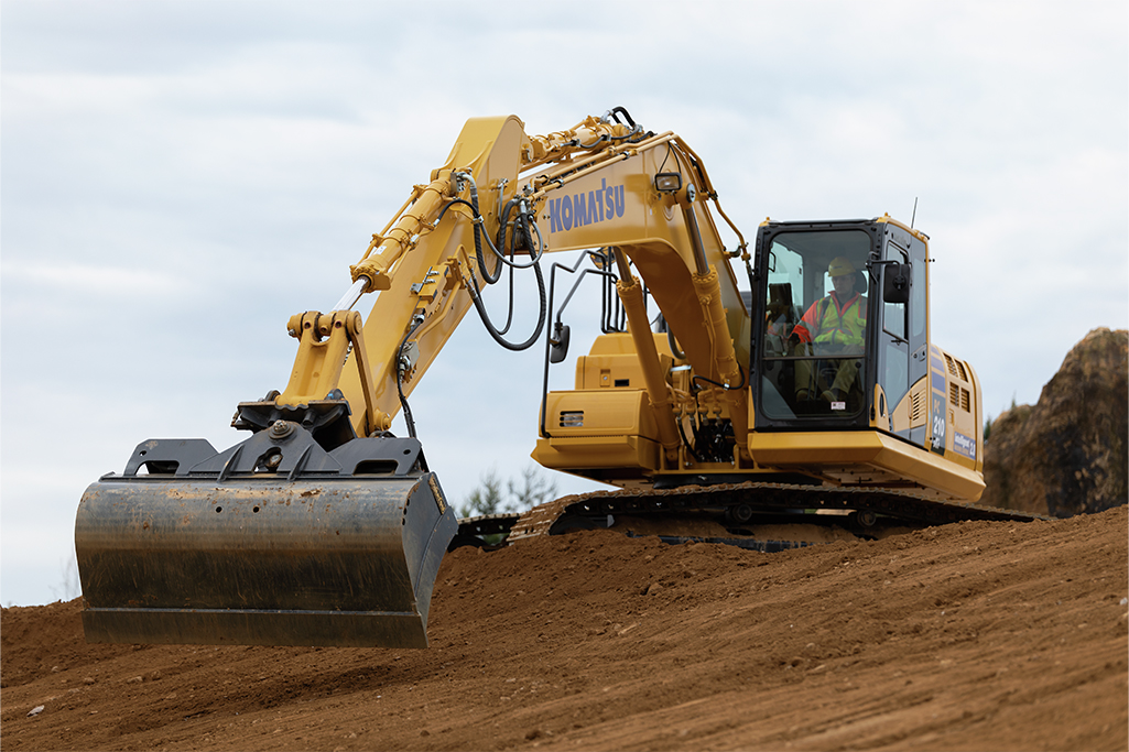Komatsu PC210LCi-11 Medium Excavators Specs | SMS Equipment